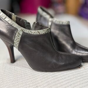 Charles by Charles  David Black and Gray Heeled Boots